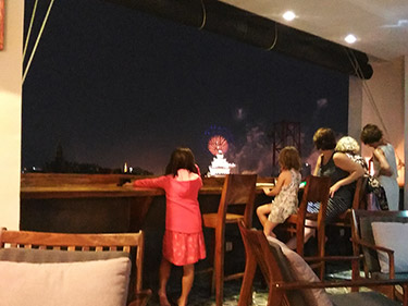 ホテルのバーの写真②